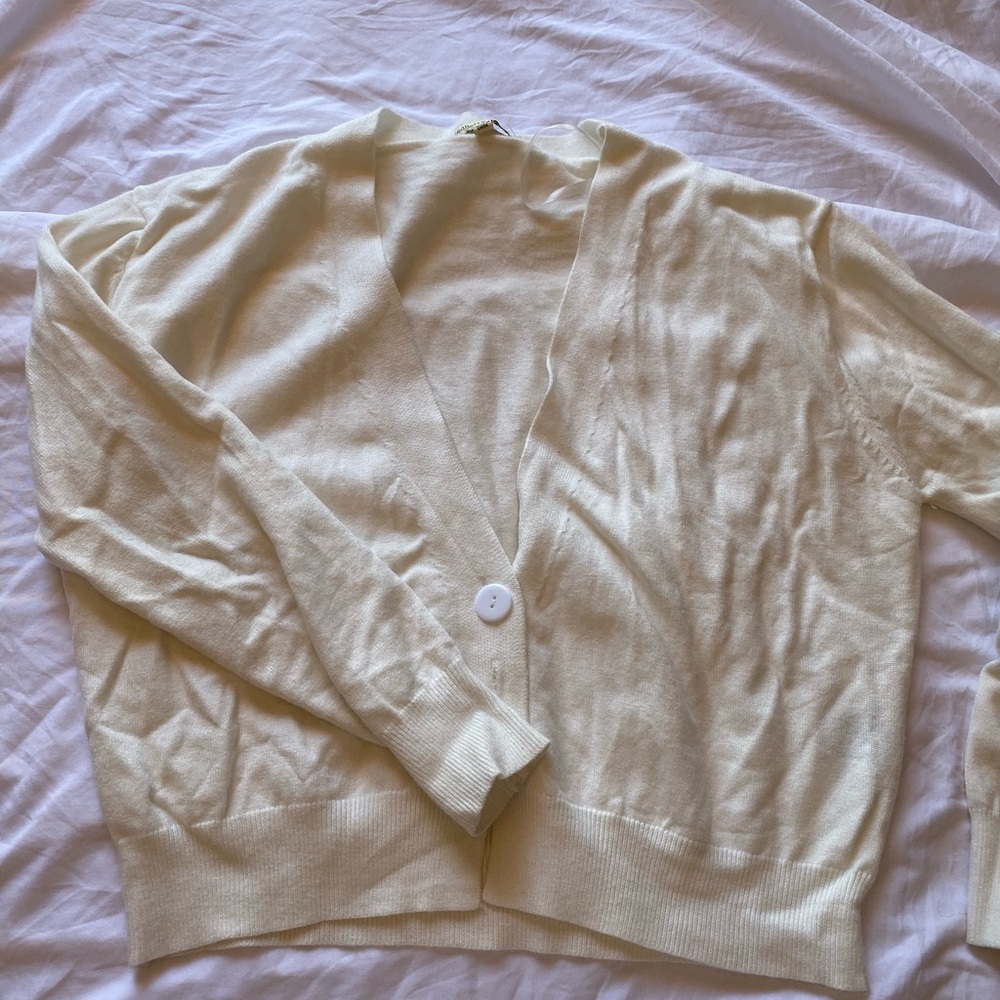 Cardi - Picture 2 of 2